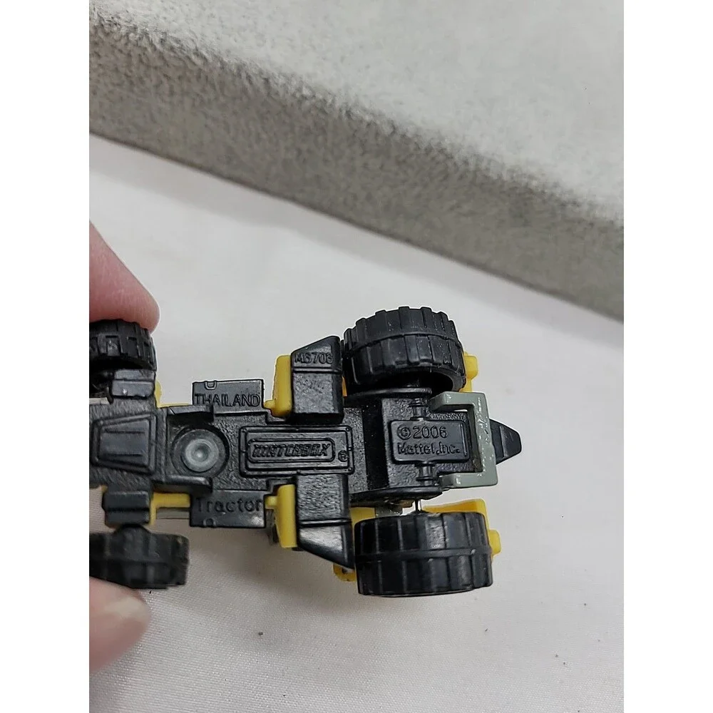 2006 Matchbox  Tractor  MB703 Yellow Toy